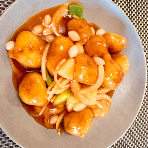 Dés de porc frits à la sauce aigre douce
