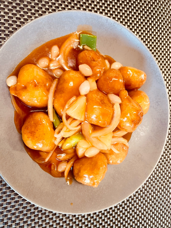 Dés de porc frits à la sauce aigre douce