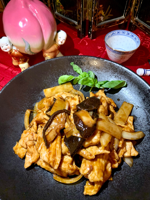 Porc sauté aux bambous et champignons chinois