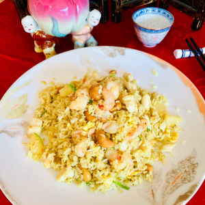Riz sauté façon thaï (poulet, scampis & ananas)